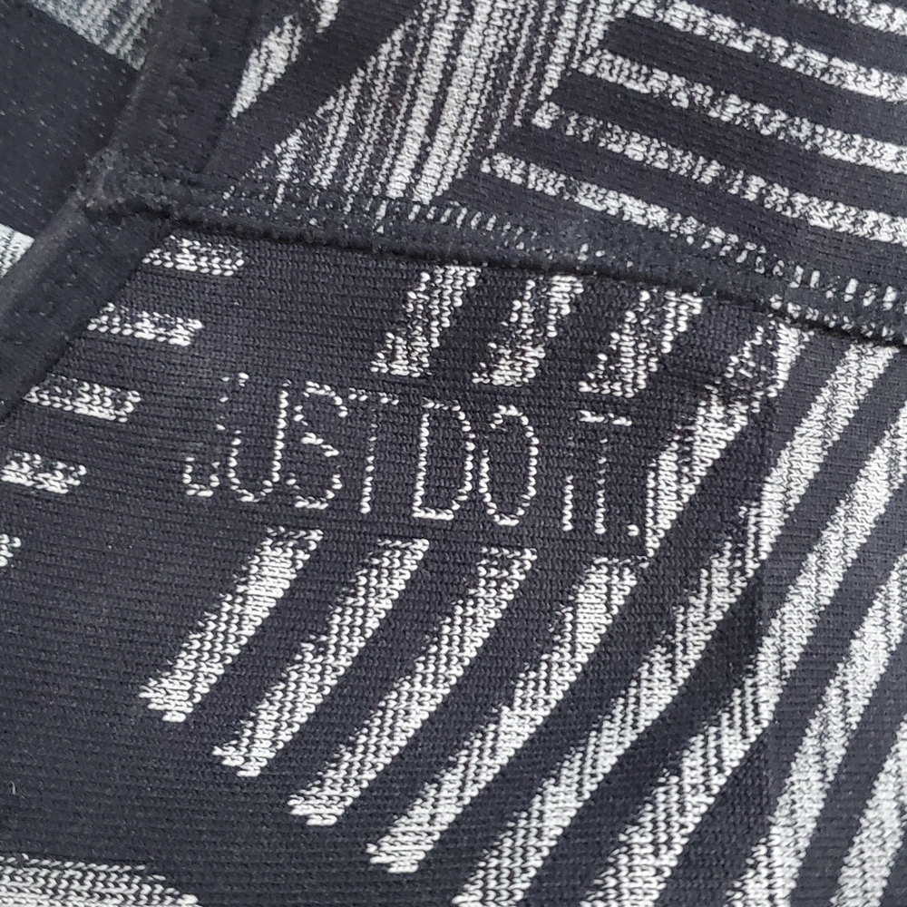 Nike Flyknit Sports Bra Women's Size M – Black AJ4047-014 - Picture 3 of 6